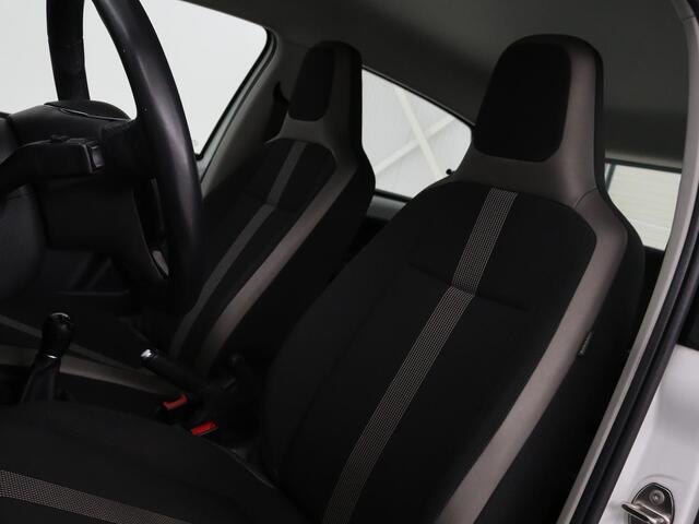 Volkswagen UP! 1.0 BMT high up! | Cruise control | Airco | Bleutooth | LMV 15 inch | Parkeersensoren achter | Radio | LED dagrijverlichting