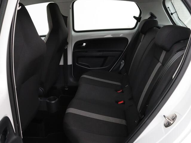 Volkswagen UP! 1.0 BMT high up! | Cruise control | Airco | Bleutooth | LMV 15 inch | Parkeersensoren achter | Radio | LED dagrijverlichting