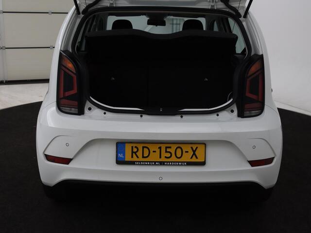 Volkswagen UP! 1.0 BMT high up! | Cruise control | Airco | Bleutooth | LMV 15 inch | Parkeersensoren achter | Radio | LED dagrijverlichting