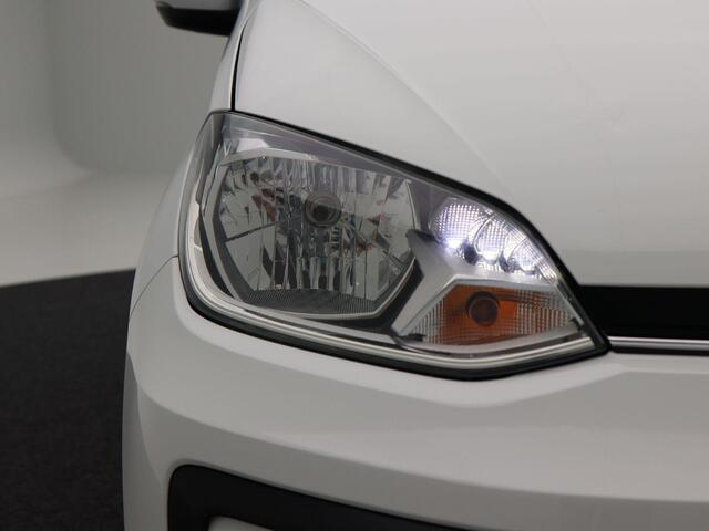 Volkswagen UP! 1.0 | Airco | Stoelverwarming | Cruise Control | Camera | 52.263 Km!!