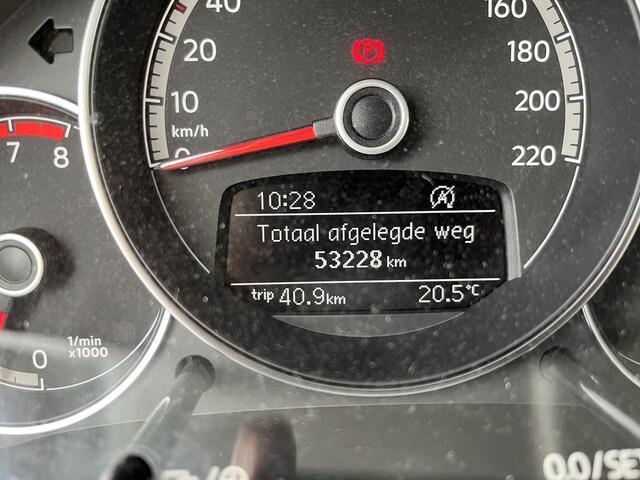Volkswagen UP! 1.0 / GARANTIE TM 05-2027/ BLUETOOTH/ DAB/ AIRCO/ LANE-ASSIST/ START-STOP SYSTEM/ ISOFIX