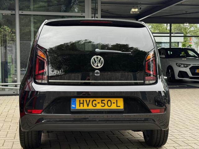Volkswagen UP! 1.0 75PK *!* HIGH UP *!* PANODAK/ BEATS/ CRUISE/ 17 INCH/ STOELVERWARMING *!*