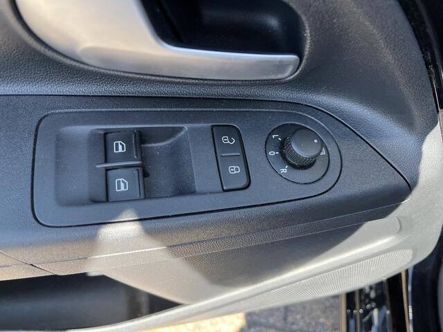 Volkswagen UP! 1.0 BMT move up! / 5 DEURS/ AIRCO/ BLUETOOTH/ AUTO-VERLICHT./ USB/ START-STOP/ ZEER ZUINIG/ DAB
