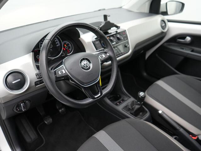 Volkswagen UP! 1.0 BMT 60 pk High Up! | Panoramadak | Parkeersensoren achter | LED dagrijverlichting | Cruise Control | 15 inch