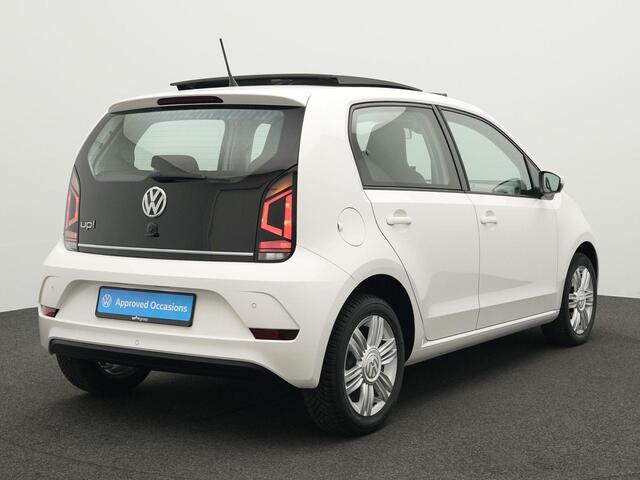 Volkswagen UP! 1.0 BMT 60 pk High Up! | Panoramadak | Parkeersensoren achter | LED dagrijverlichting | Cruise Control | 15 inch