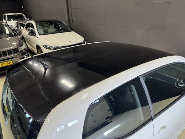 Volkswagen UP! 1.0 BMT R-line | Stoelverwarming | 16'' LMV | Airco | Zwarte hemel/dak/grill