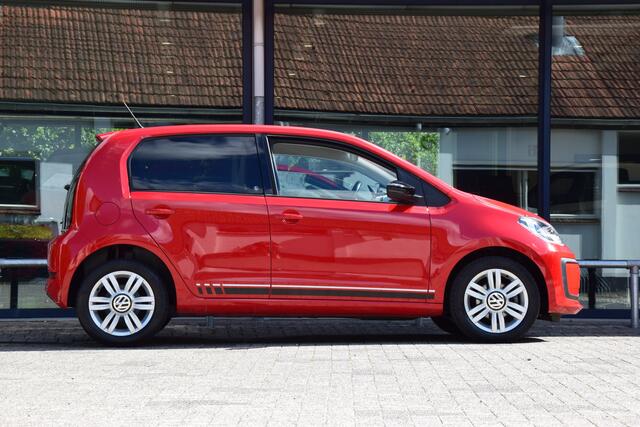 Volkswagen UP! 1.0 BMT up! BEATS | Org. NL | BOVAG Garantie | 15'' Velgen | Airconditioning | Bluetooth Telefoonverbinding | LED Dagrijverlichting | Lage KM-Stand NAP! |