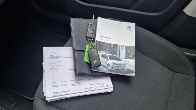 Volkswagen UP! 1.0 BlueMotion move up! Airco, NL Auto!