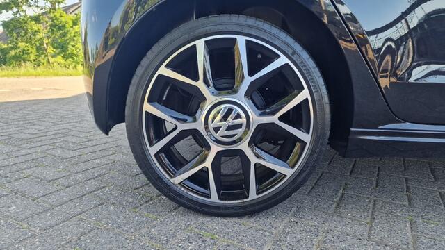 Volkswagen UP! 1.0 TSI GTI, Stoelverwarming, Camera, NL Auto!