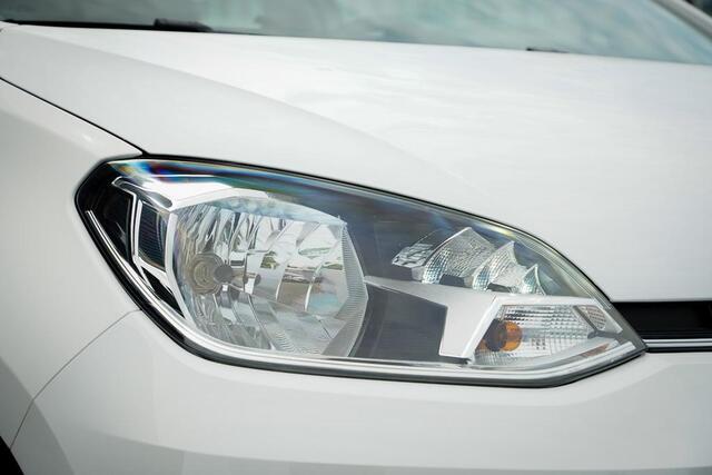 Volkswagen UP! 1.0 BMT move up! / Winterpack / 5Drs / Stoelverwarming / AppConnect