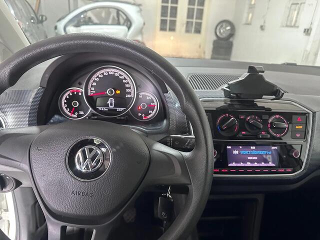Volkswagen UP! 1.0 04-2023 26.000 KM Cruise,Camera,Pdc,Radio/cd 1e eigenaar !!