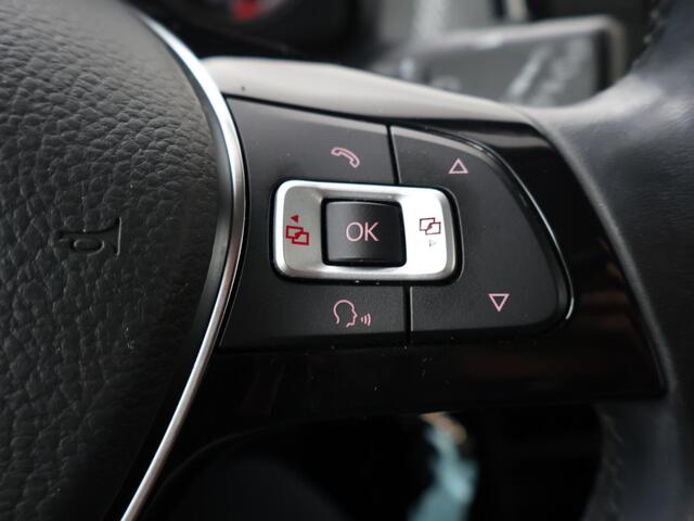 Volkswagen UP! 1.0 BMT move up! | 60 PK | Climate control | Achteruitrijcamera | Cruise control |