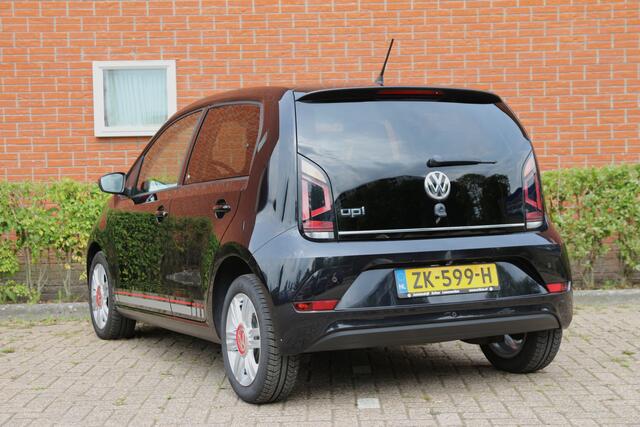 Volkswagen UP! 1.0 BMT up! beats UNIEK! | NL-auto | beats audio! | 5 deuren | Airco | Cruise control | Lichtm. velgen | Camera | Parkeersensoren |