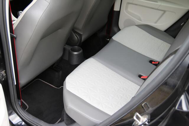 Volkswagen UP! 1.0 BMT up! beats UNIEK! | NL-auto | beats audio! | 5 deuren | Airco | Cruise control | Lichtm. velgen | Camera | Parkeersensoren |