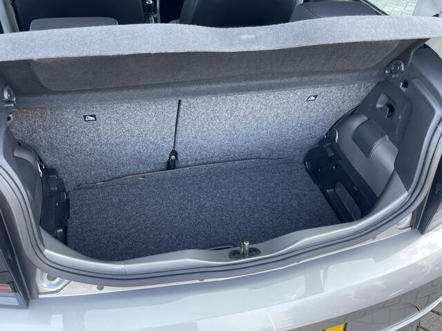 Volkswagen UP! 1.0 BMT move up! Airco | Cruise Control | Parkeersensoren