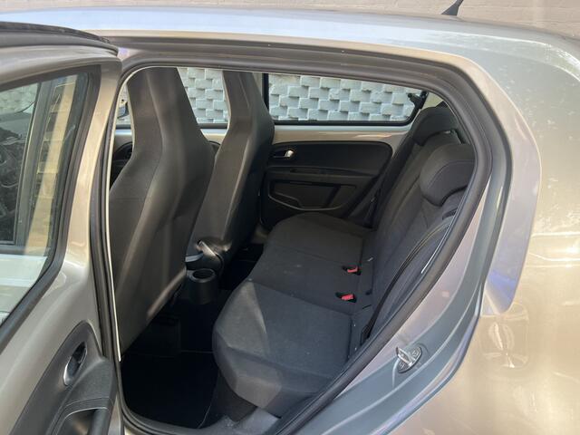 Volkswagen UP! 1.0 BMT 5deurs NL Auto slechts 18.000 km gereden!