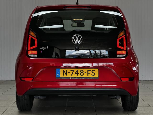 Volkswagen UP! 1.0 High Up/ Maps+More/ Camera/ Stoelverw./ DAB+/ Clima/ Cruise/ Bluetooth/ Diml.Auto/ Regensensor/ PDC Achter.