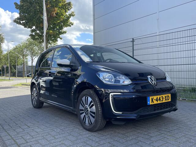 Volkswagen UP! e-Up! e-up! Style Black & White | Winterpakket | Parkeercamera | Meer foto's volgen!