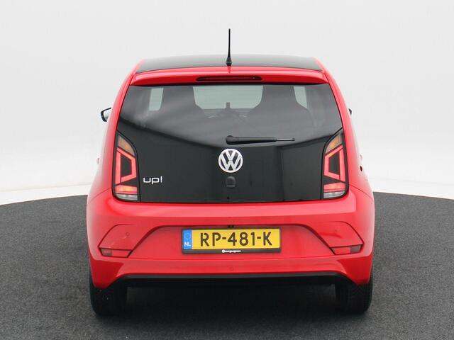 Volkswagen UP! 1.0 Automaat move up! | Camera | Cruise Control | Bluetooth | Parkeersensoren | Sportstuur | Privacy Glass | Airco | 48.147 Km
