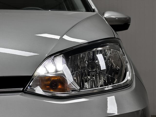 Volkswagen UP! 1.0 BMT move up!/ Facelift!/ 5-Drs/ Maps + More/ 15'' LMV/ DAB+/ Airco/ Elek. pakket/ Regensensor/ Elek. pakket/ LED Dagrijverl./ Metallic lak.