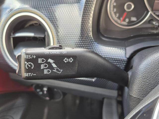 Volkswagen UP! 1.0 Color UP! CruiseControl en AIRCO