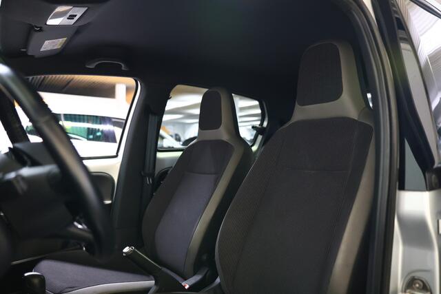Volkswagen UP! 1.0 High Up! BMT AUTOMAAT CRUISE AIRCO PDC '16