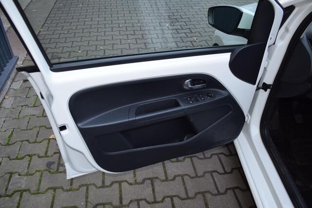 Volkswagen UP! 1.0 BMT high up!