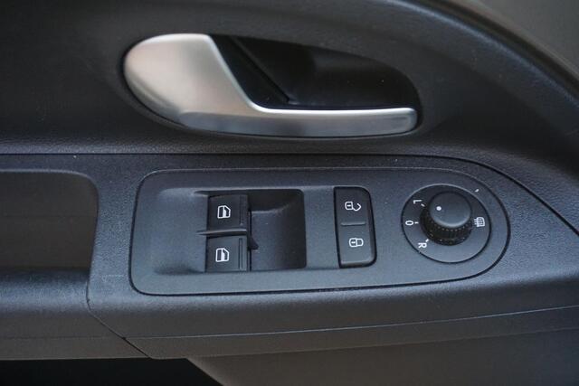 Volkswagen UP! 1.0 move up!BlueMotion Executive/Dealeronderhouden /All-Seasonbanden.