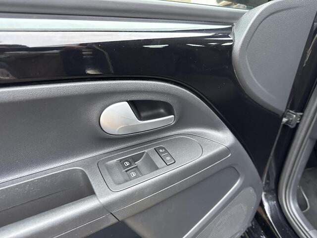 Volkswagen UP! 1.0 12 maanden Bovag garantie