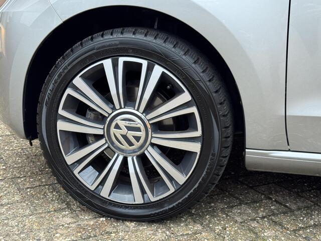 Volkswagen UP! 1.0 BMT high up! *STOELVERWARMING/PDC/CRUISE*