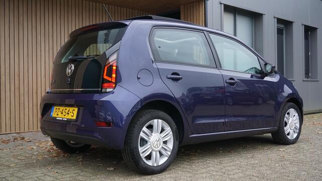 Volkswagen UP! 1.0 75pk Automaat 5Drs High up! Pano.Dak Clima Stoelverwarming 15inch LM *NL auto* 68196km!