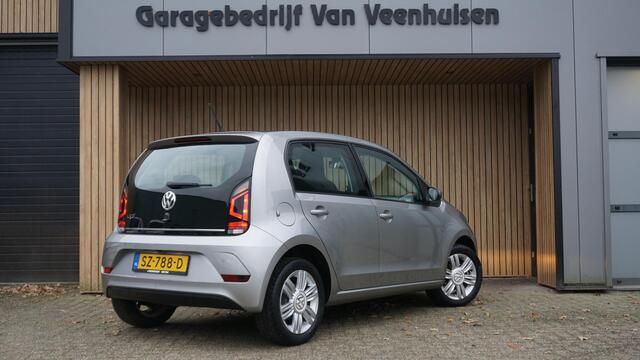 Volkswagen UP! 1.0 75pk Automaat 5Drs High up! Clima Stoelverwarming A-Camera Cruise Control 15inch LM *NL auto* 49577km!