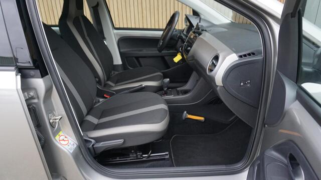 Volkswagen UP! 1.0 75pk Automaat 5Drs High up! Clima Stoelverwarming A-Camera Cruise Control 15inch LM *NL auto* 49577km!