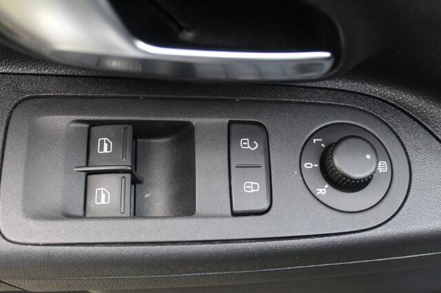 Volkswagen UP! 1.0 HIGH UP! Navi/ 5drs/ 75PK/ VW onderhouden!!