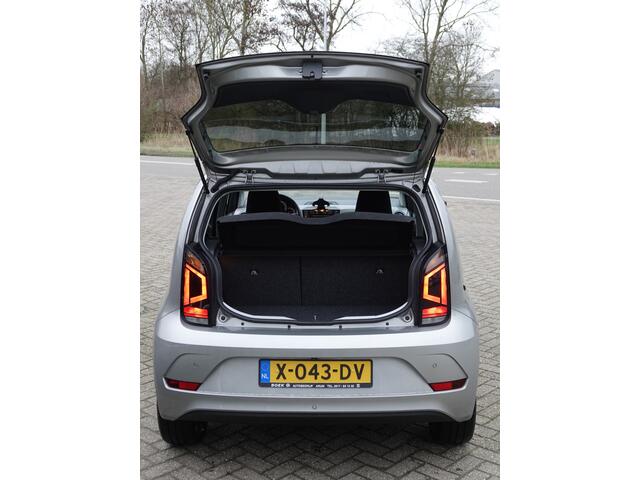 Volkswagen UP! e-Up! e-up! Style LMV | CRUISE | ECC | CAMERA + PDC | VERW. STOELEN