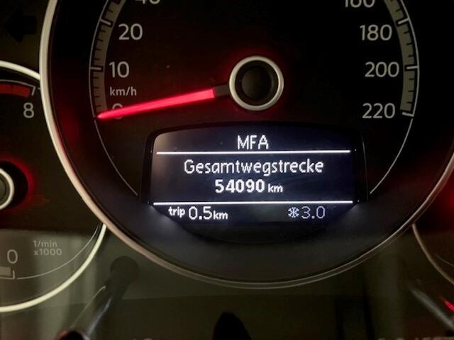 Volkswagen UP! Move Up - camera - sensoren - all season banden