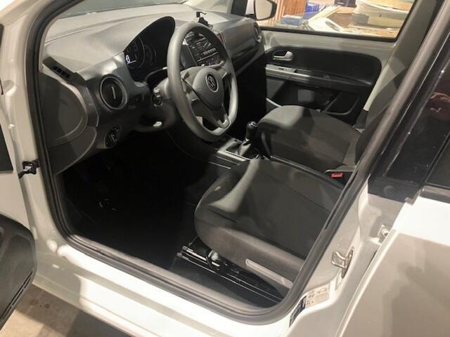 Volkswagen UP! Move Up - camera - sensoren - all season banden