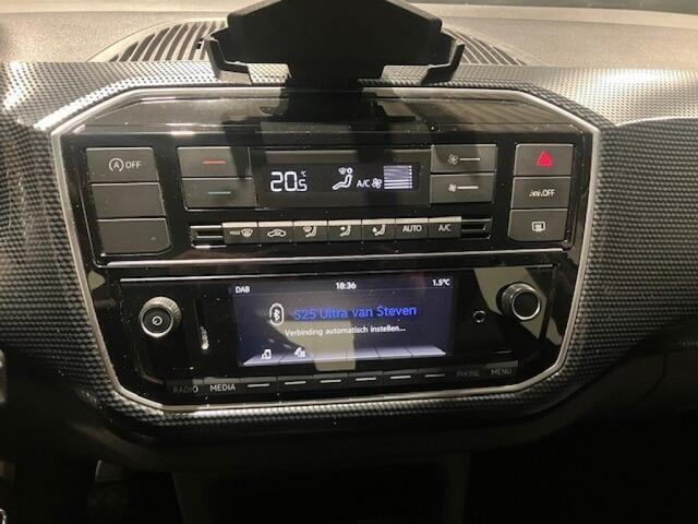 Volkswagen UP! Move Up - camera - sensoren - all season banden