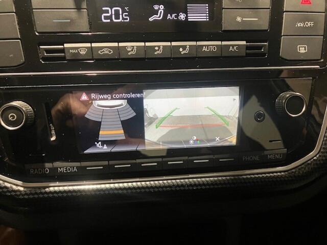 Volkswagen UP! Move Up - camera - sensoren - all season banden