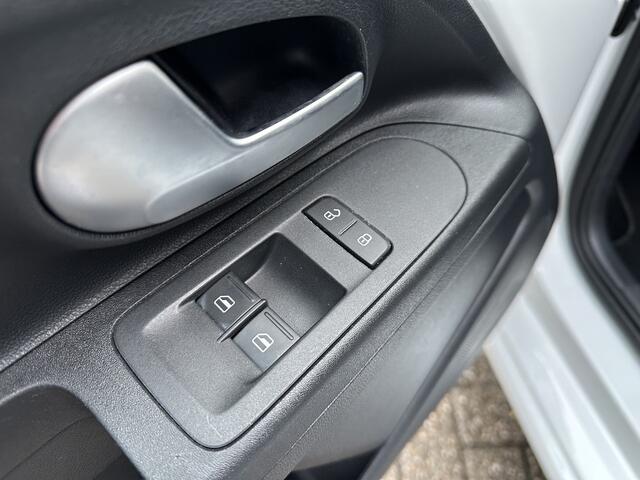 Volkswagen UP! 1.0 BMT move up! | Aur Camera | Clima