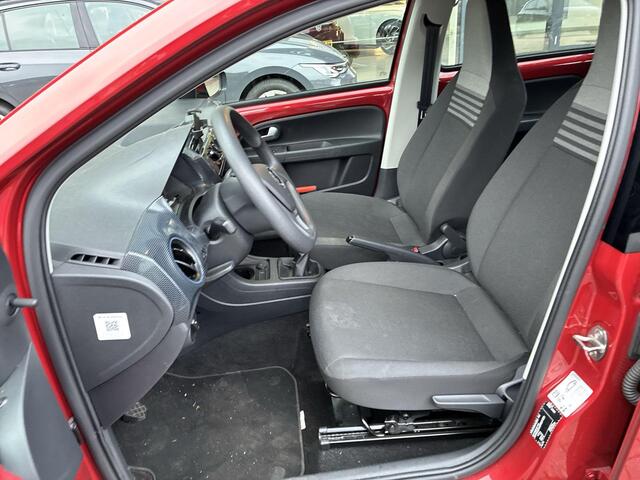 Volkswagen UP! 1.0 65pk · Airco · Radio · Bluetooth · DAB · 14'' Inch · Garantie t/m 05-04-2027 of 100.000km