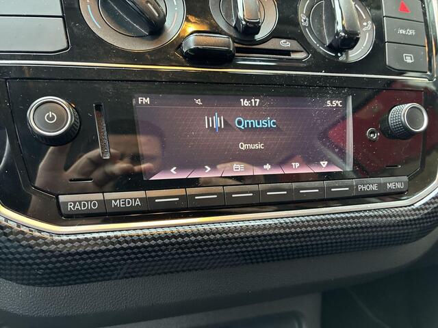 Volkswagen UP! 1.0 65pk · Airco · Radio · Bluetooth · DAB · 14'' Inch · Garantie t/m 05-04-2027 of 100.000km