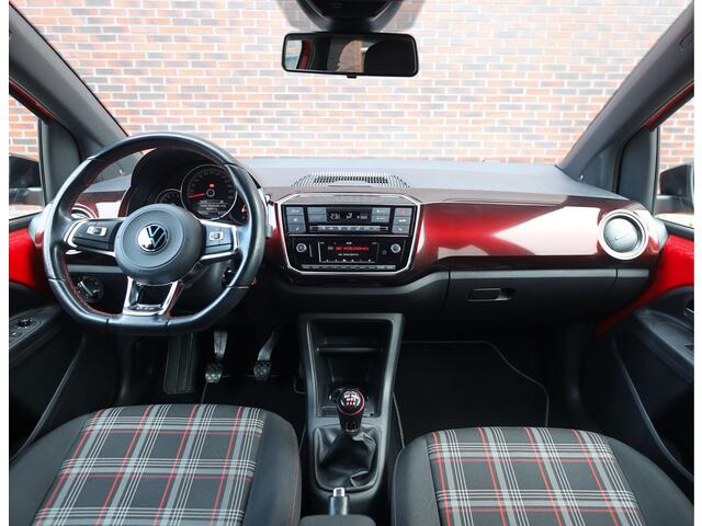 Volkswagen UP! 1.0 TSI GTI | Beats - Camera - Stoelverwarming