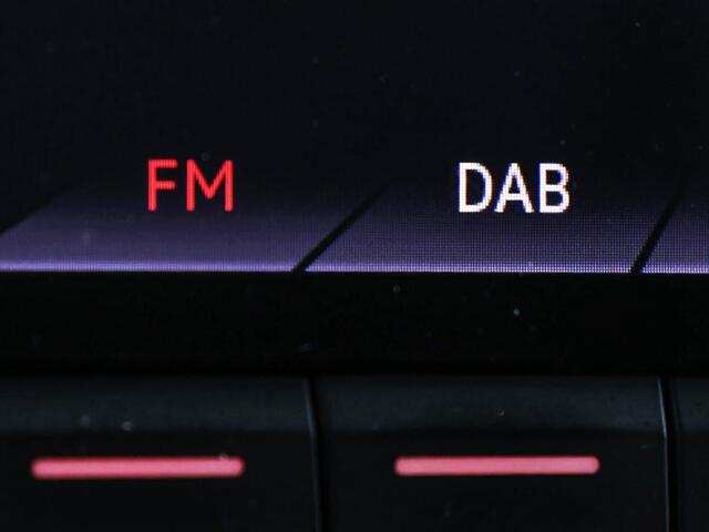 Volkswagen UP! 1.0 65pk · Radio · Airco · Bluetooth · Telefoondock · Lane Assist · Garantie t/m 22-03-2027 of 100.000km