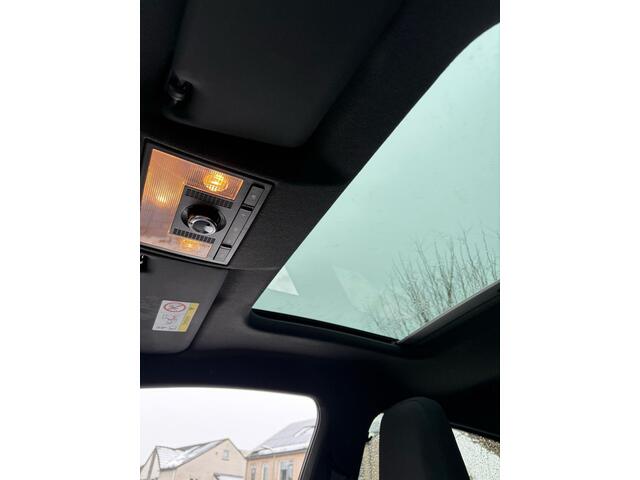 Volkswagen UP! 1.0 TSI GTI 115pk | VOL! | Panoramadak | Beats Audio | Zomer- & Winterset | Stoelverwarming | Cruise Control |