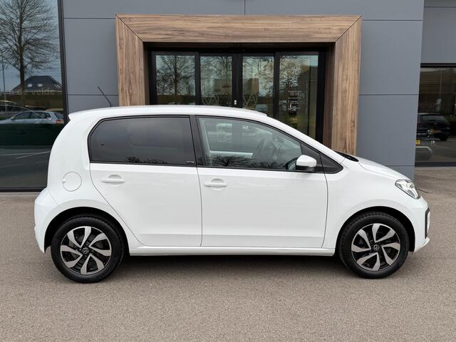 Volkswagen UP! 1.0 Active 5-deurs | Lichtmetalen velgen | Mistlampen | Extra getint glas | Leder stuurwiel | Stoelverwarming | Bluetooth | Rijklaar incl. garantie