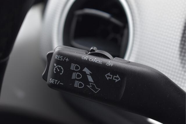 Volkswagen UP! 1.0 BMT high up! Cruise, PDC, A/C, Multi. stuur, Bluetooth