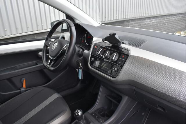 Volkswagen UP! 1.0 BMT high up! Cruise, PDC, A/C, Multi. stuur, Bluetooth