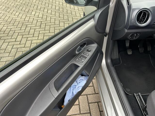 Volkswagen UP! 1.0 BMT move up!