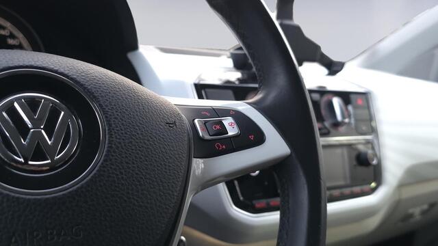 Volkswagen UP! 1.0 BMT up! beats | Stoelverwarming | Parkeersensoren | Airco